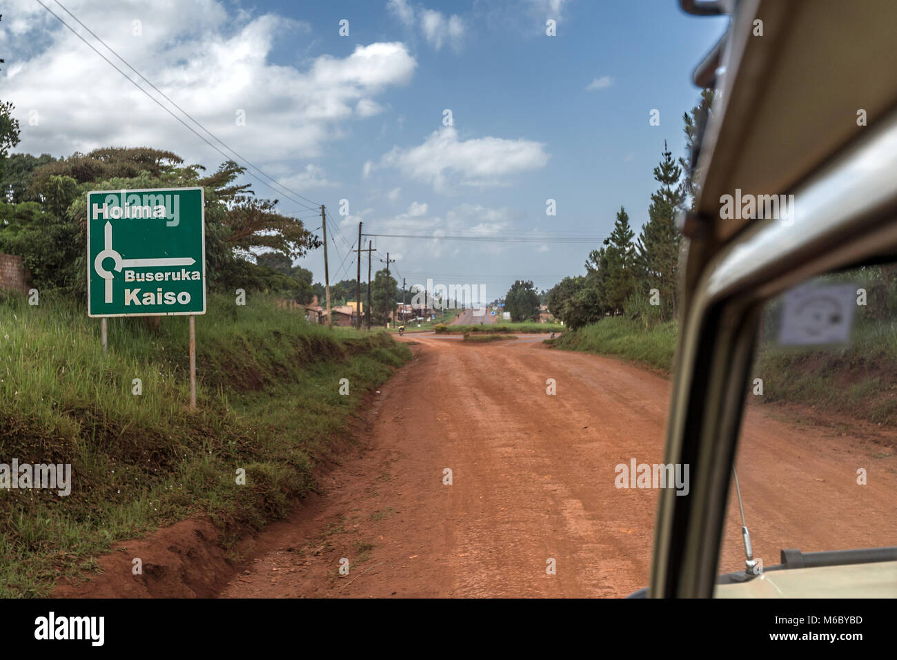 Straße nach Hoima Dorf auf dem Weg von murchisons Falls National Park zu Kimbale National Park south-west Uganda Afrika Stockfoto