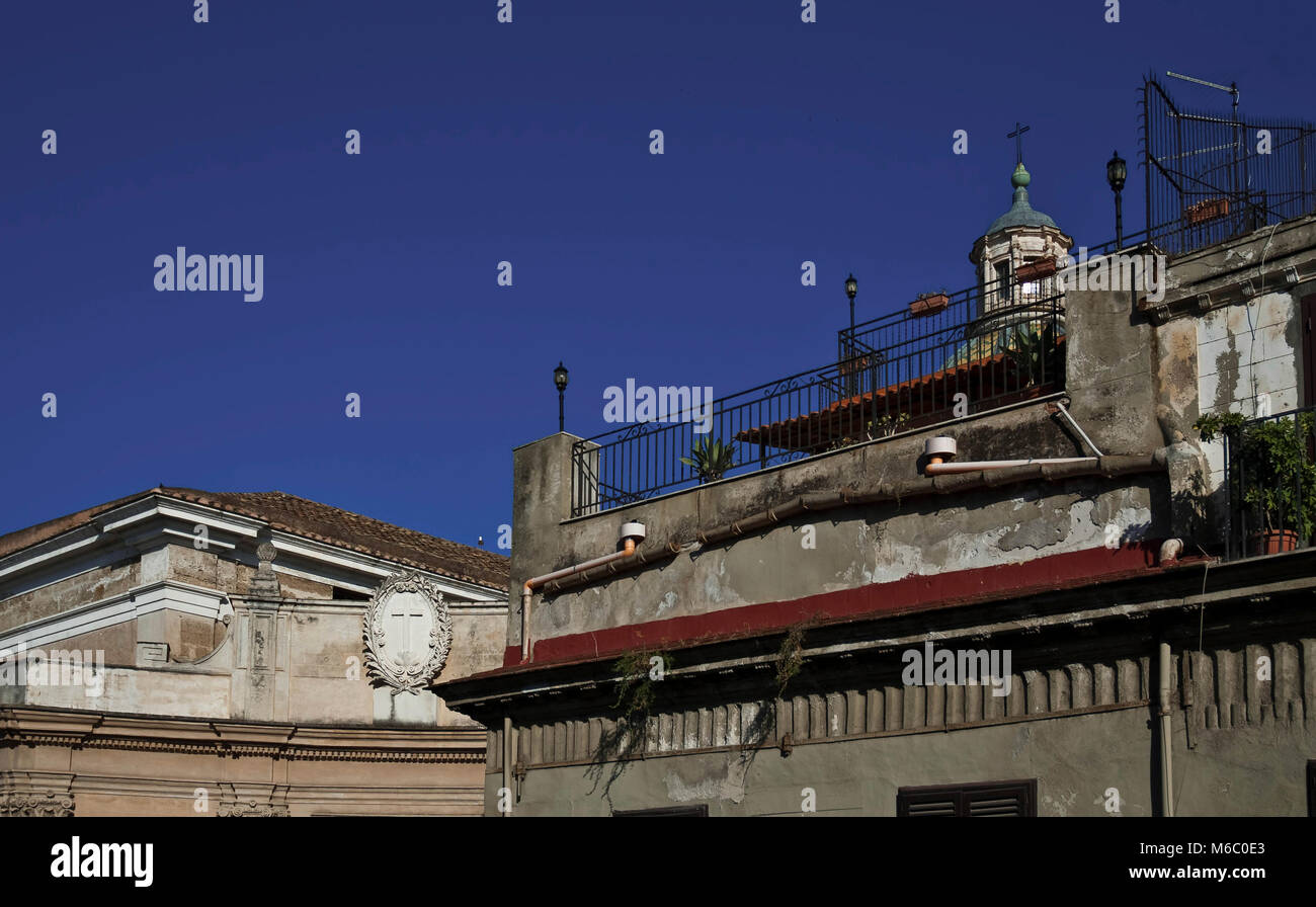 Auf dem Dach der typischen Gebäude in Palermo, Sizilien, Italien. 2013. Stockfoto