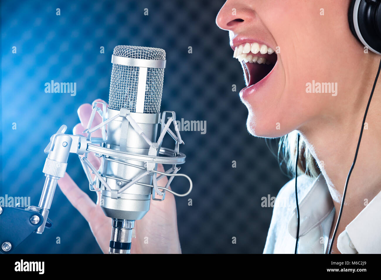 Offenes mikrofon -Fotos und -Bildmaterial in hoher Auflösung – Alamy