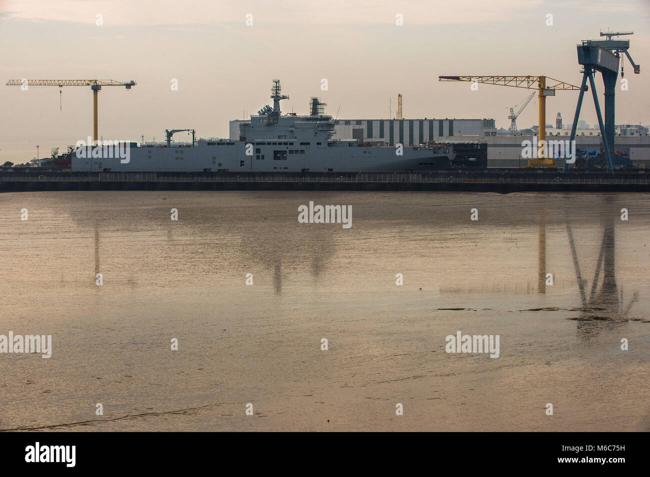 Saint Nazaire, der ebastopol' russischen Flugzeugträger der STX Werften gebaut. Frankreich Stockfoto