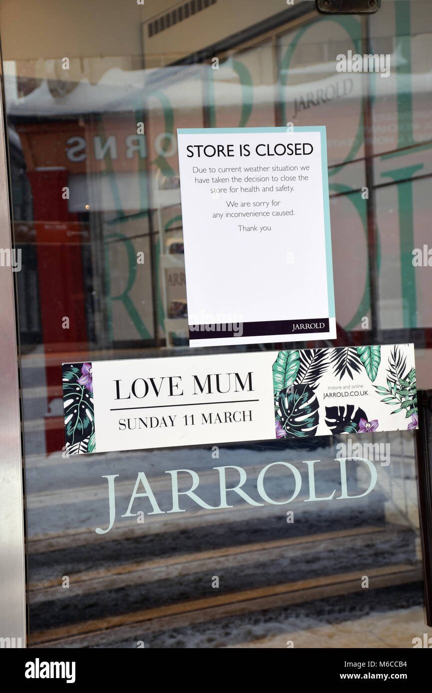 Schnee, Norwich Feb 2018 UK. Jarrolds Store wegen des Wetters geschlossen Stockfoto