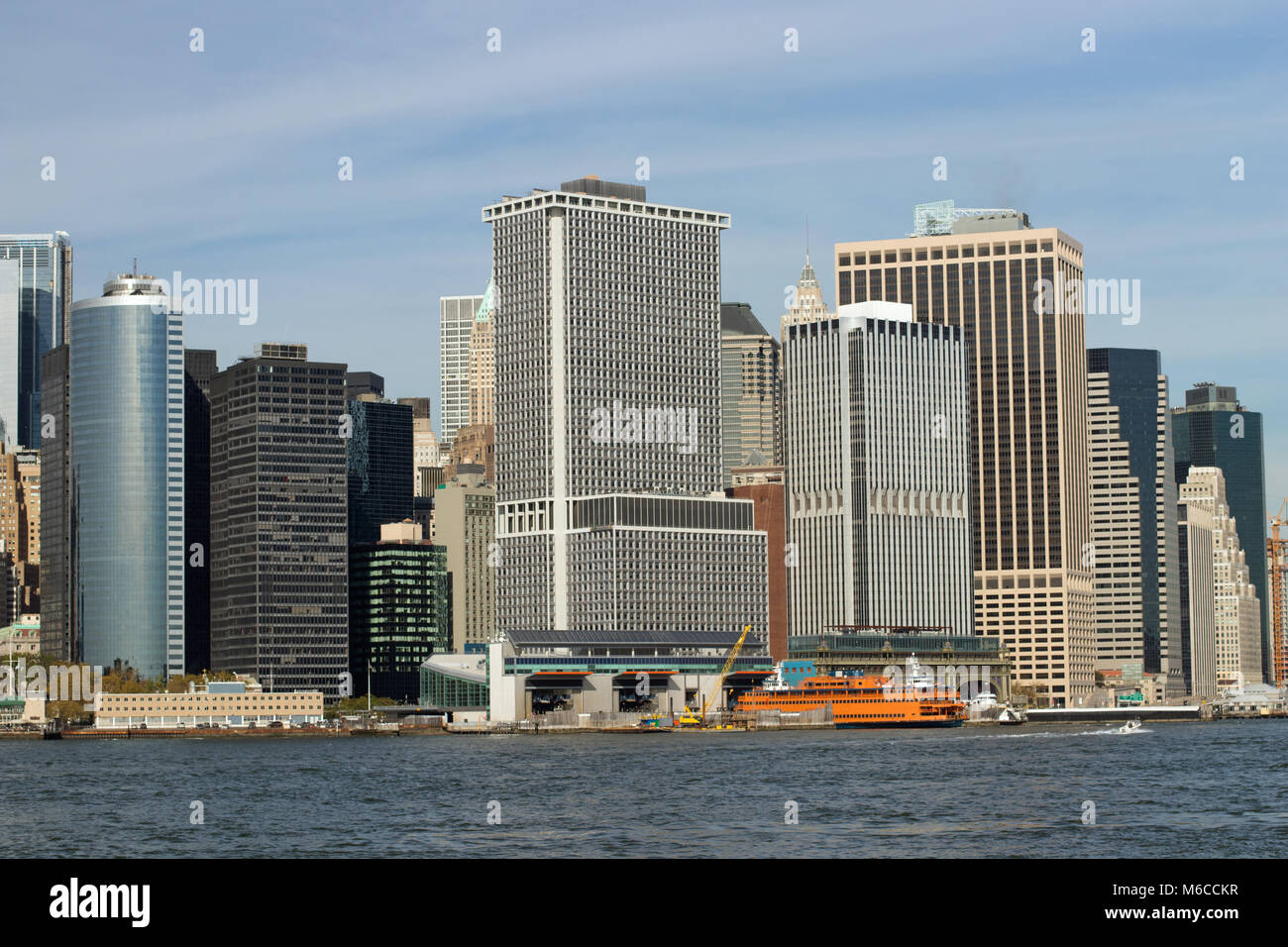 New York City Skyline von Governor's Island Stockfoto