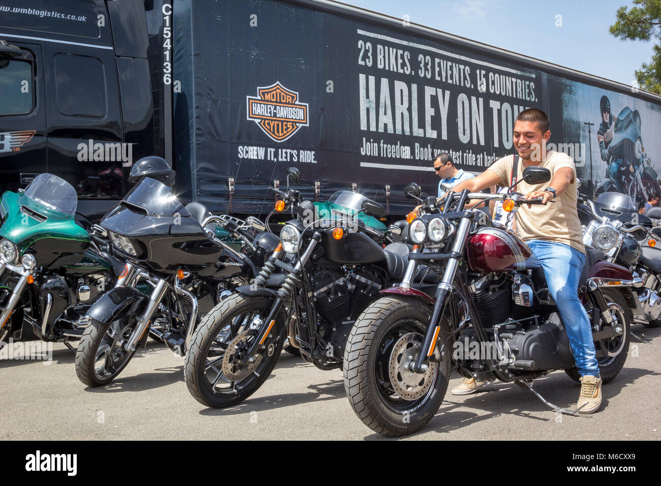 Antalya, Türkei - 21. Mai 2017: Antalya, Harley Davidson Motor Konvois auf der Straße. Festival name ist Antalya Rallye, Demogerät. Stockfoto