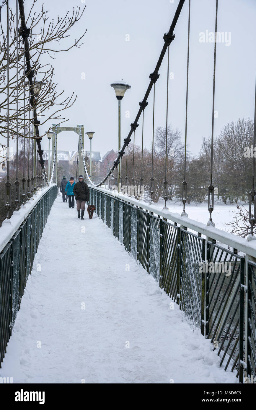 Exeter, Devon, Großbritannien. 2. März 2018. UK Wetter. Schwere Schnee und eisigen Fluss Exe in Exeter. Credit: Sebastian Wasek/Alamy leben Nachrichten Stockfoto