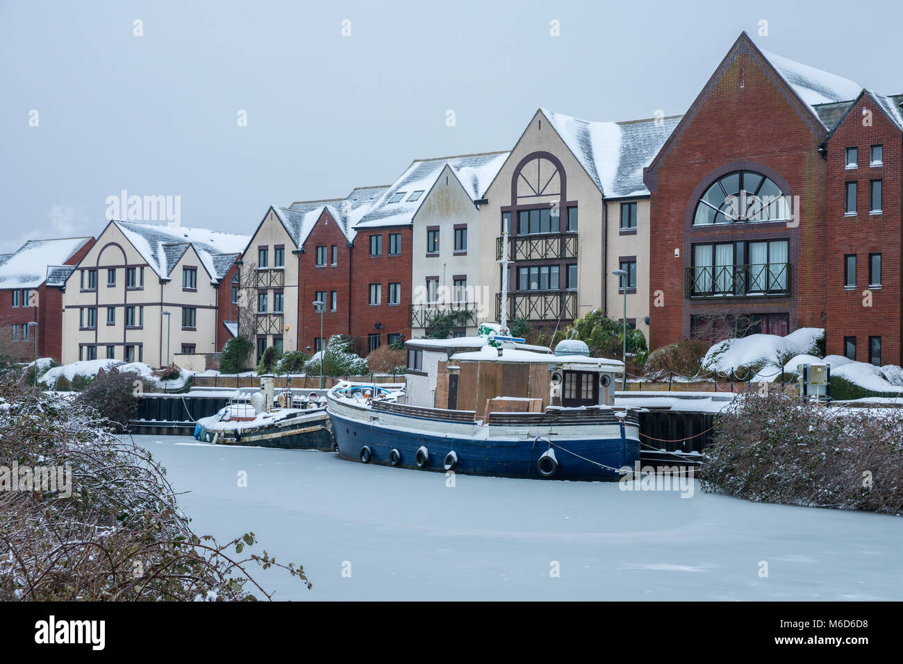 Exeter, Devon, Großbritannien. 2. März 2018. UK Wetter. Schwere Schnee und eisigen Fluss Exe in Exeter. Credit: Sebastian Wasek/Alamy leben Nachrichten Stockfoto