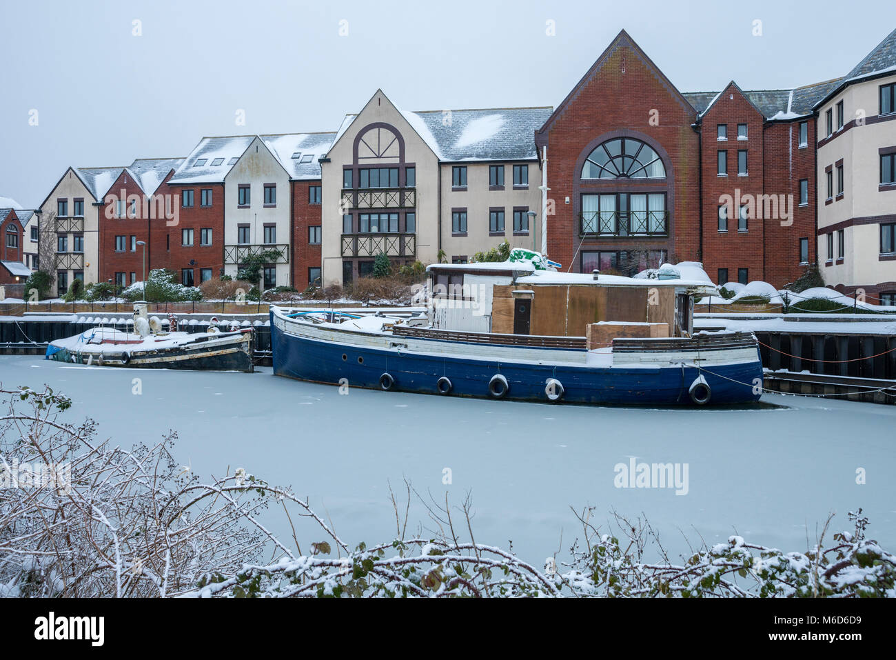 Exeter, Devon, Großbritannien. 2. März 2018. UK Wetter. Schwere Schnee und eisigen Fluss Exe in Exeter. Credit: Sebastian Wasek/Alamy leben Nachrichten Stockfoto
