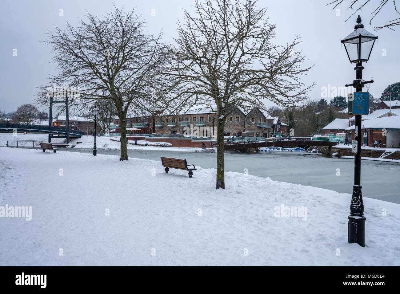 Exeter, Devon, Großbritannien. 2. März 2018. UK Wetter. Schwere Schnee und eisigen Fluss Exe in Exeter. Credit: Sebastian Wasek/Alamy leben Nachrichten Stockfoto