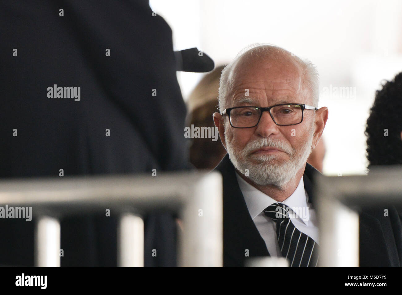 Jim Bakker, ehemaliger Leitung der PTL-Club, mit einem gut bekannten evangelischen TV-Show mit dann Frau Tammy Faye Bakker (Tammy Messner mit Ihrer zweiten Ehe), besucht die Billy Graham Beerdigung. Credit: Schloss Bilder/Alamy Leben Nachrichten. Stockfoto