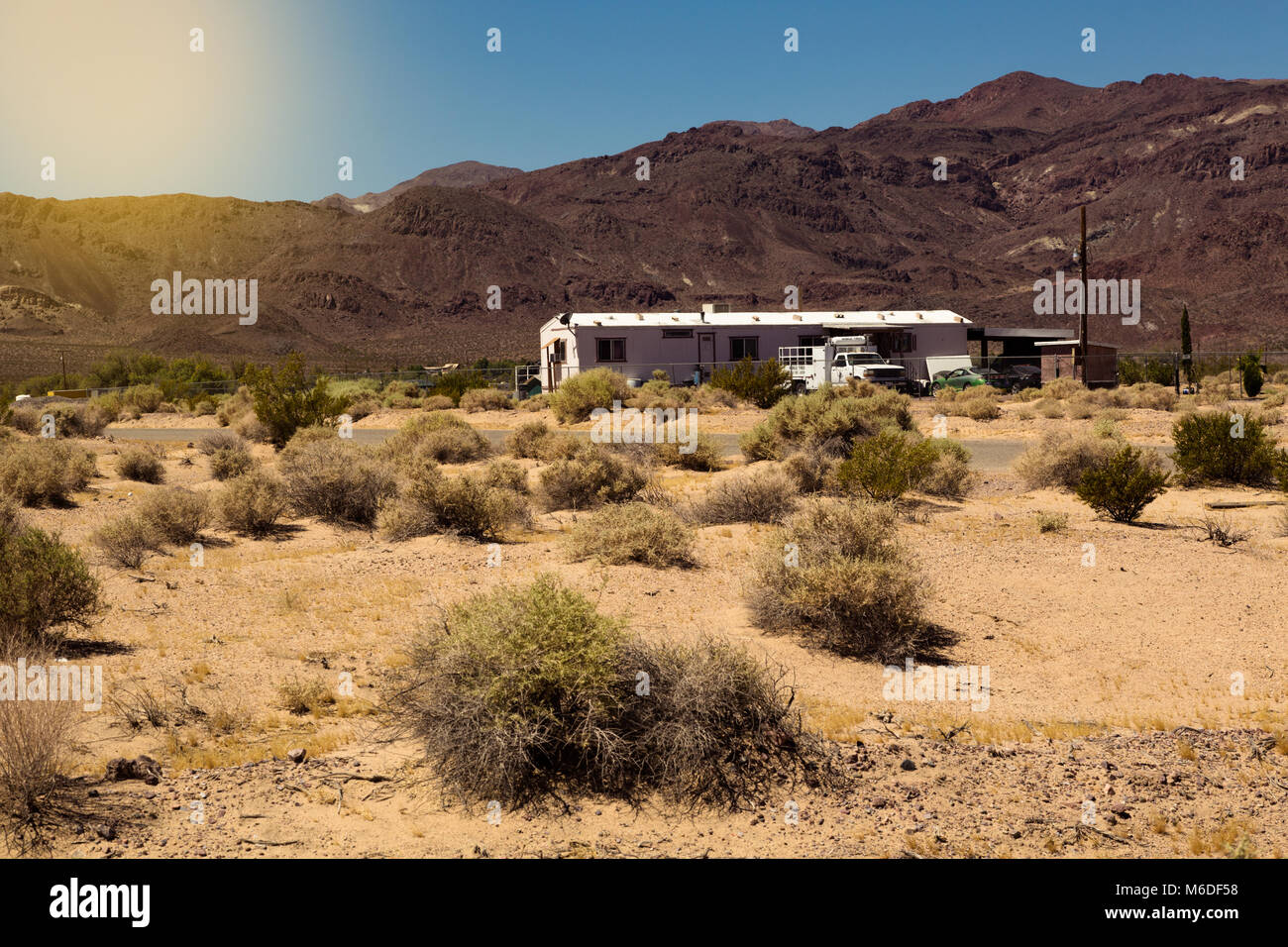 Einsam mobile Home Lifestyle in der amerikanischen Wüste Land Stockfoto