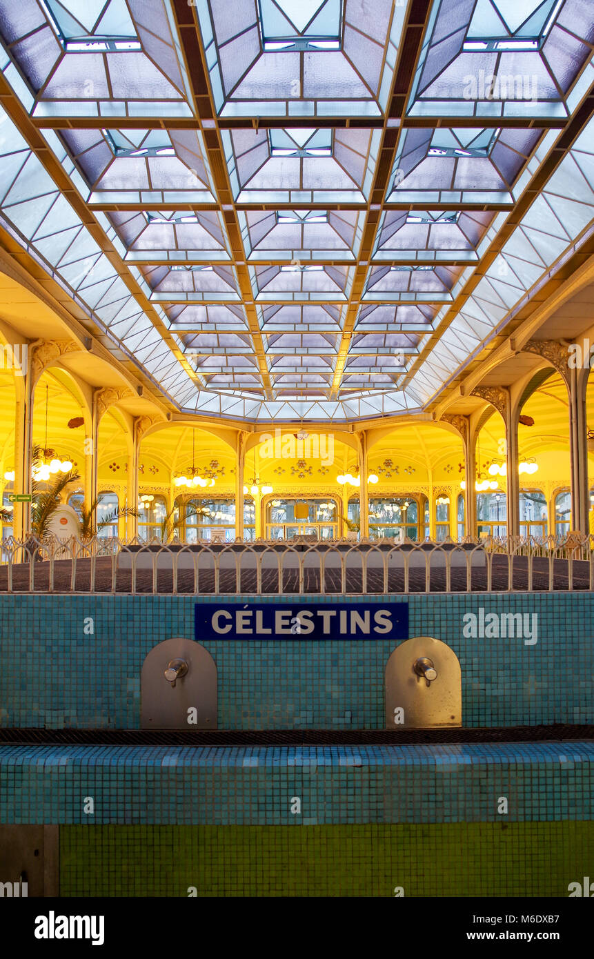 Berühmten Jugendstil Halle des Quellen oder Brunnen Halle in Vichy, Frankreich, das für seine Thermalquellen und Heilbäder bekannt. Stockfoto