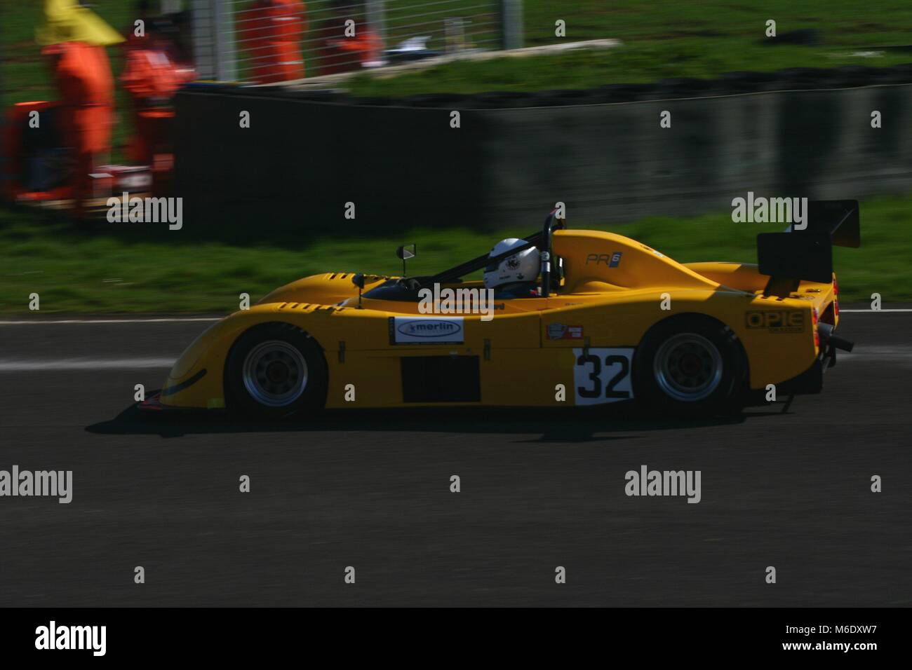 Das Rennen in Castle Combe Stockfoto