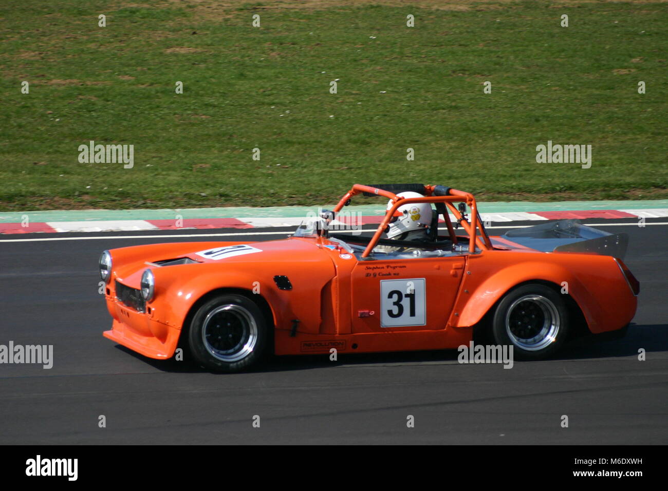 MG Racing in Castle Combe April 2015 Stockfoto