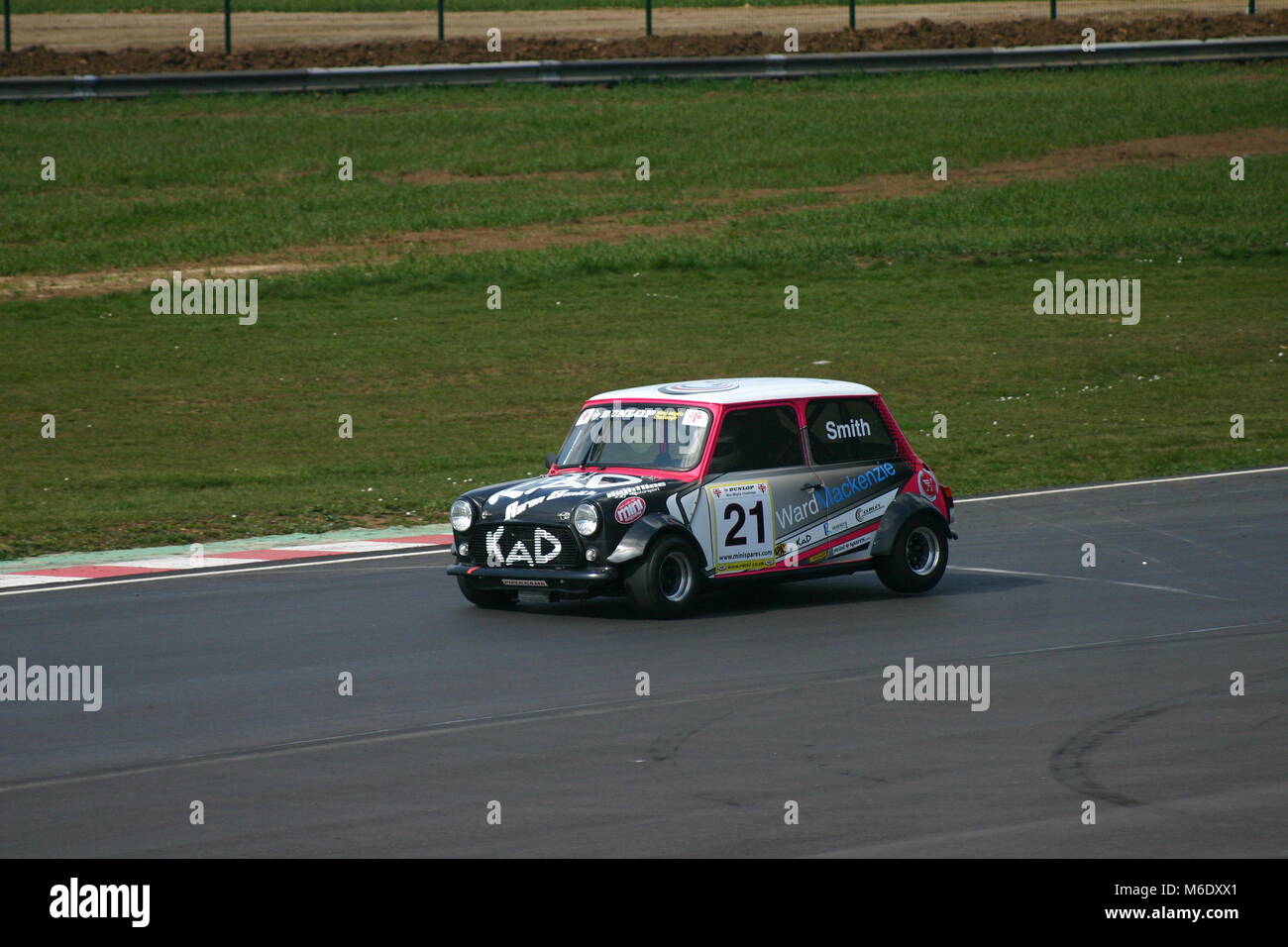 Mini Miglia Rennen in Castle Combe April 2015 Stockfoto
