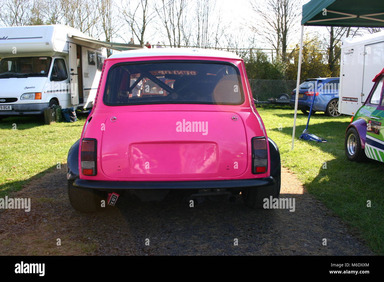 Mini Miglia Rennen in Castle Combe April 2015 Stockfoto