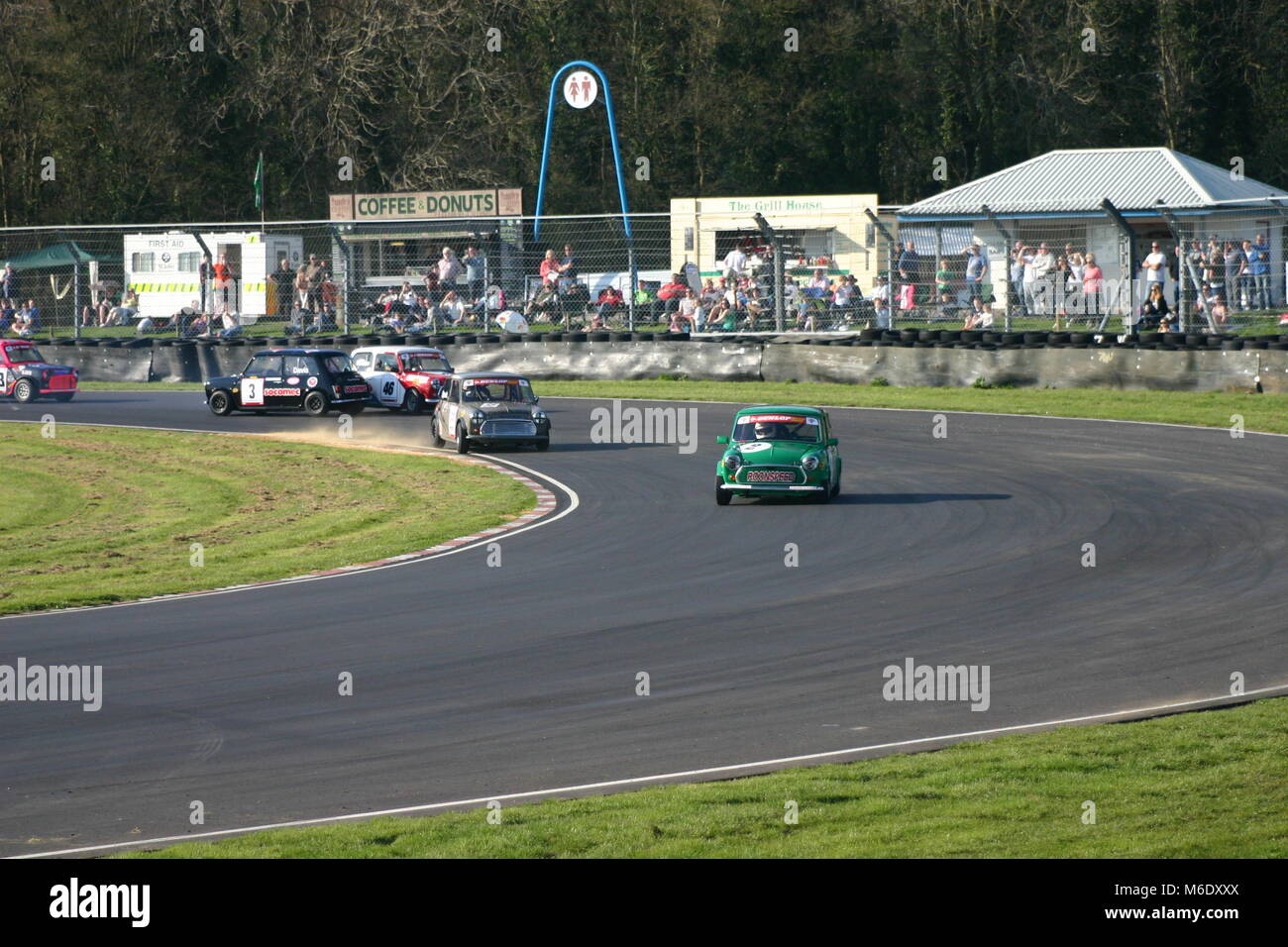 Mini 7 Racing in Castle Combe April 2015 Stockfoto