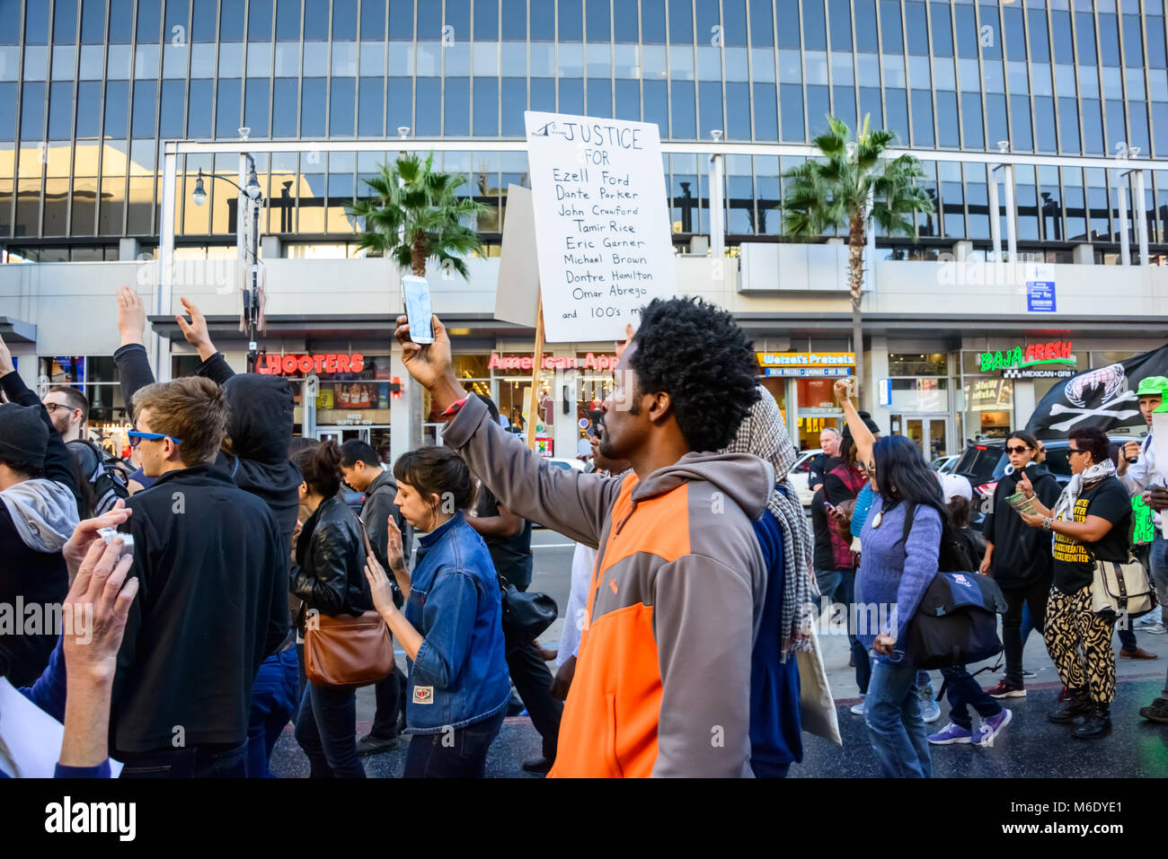 Gerechtigkeit für Schwarze Protest gegen Polizei Tötungen Hollywood Boulevard Los Angeles, Kalifornien Stockfoto