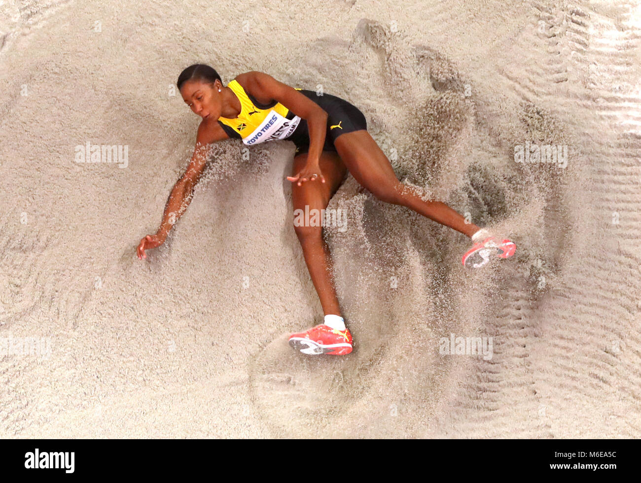 Jamaikas Shanieka Ricketts bei den Frauen Dreisprung bei Tag drei der 2018 IAAF Indoor Wm in der Arena Birmingham. Stockfoto