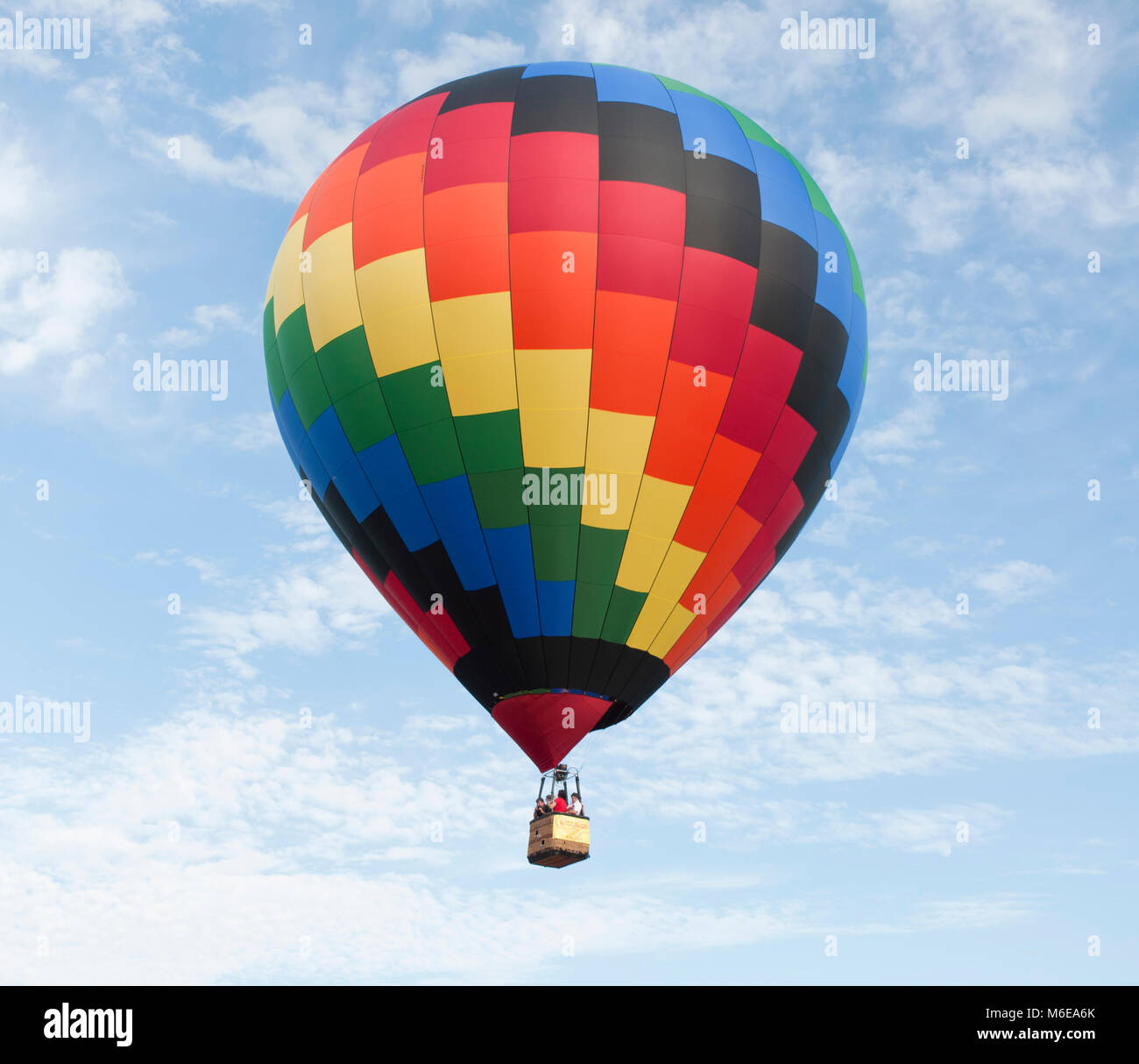 Der Heißluftballon ist majestätisch in der Größe. Stockfoto