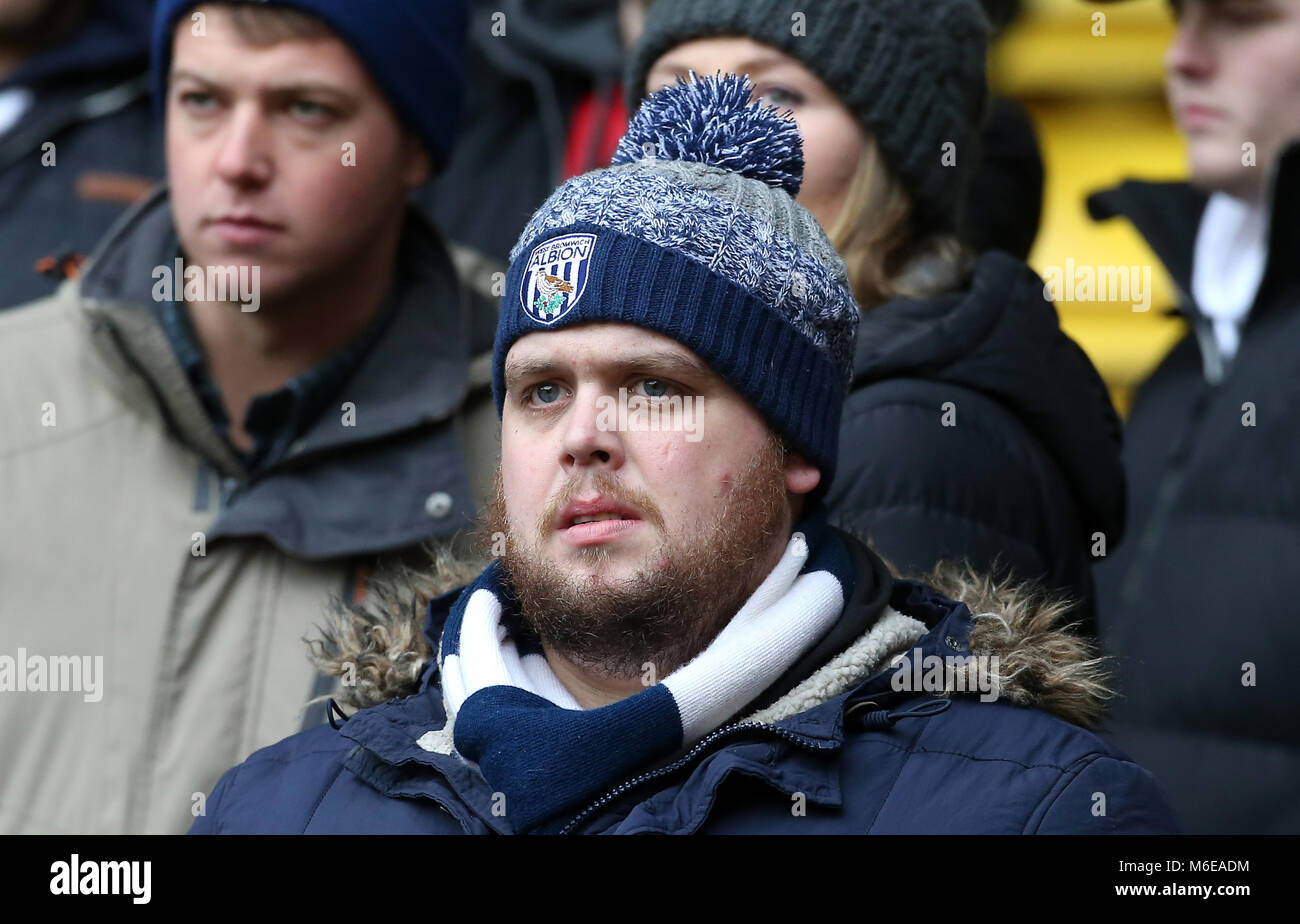 Ein West Bromwich Albion Lüfter in der Standplätze während der Premier League Match an der Vicarage Road, Watford. Stockfoto