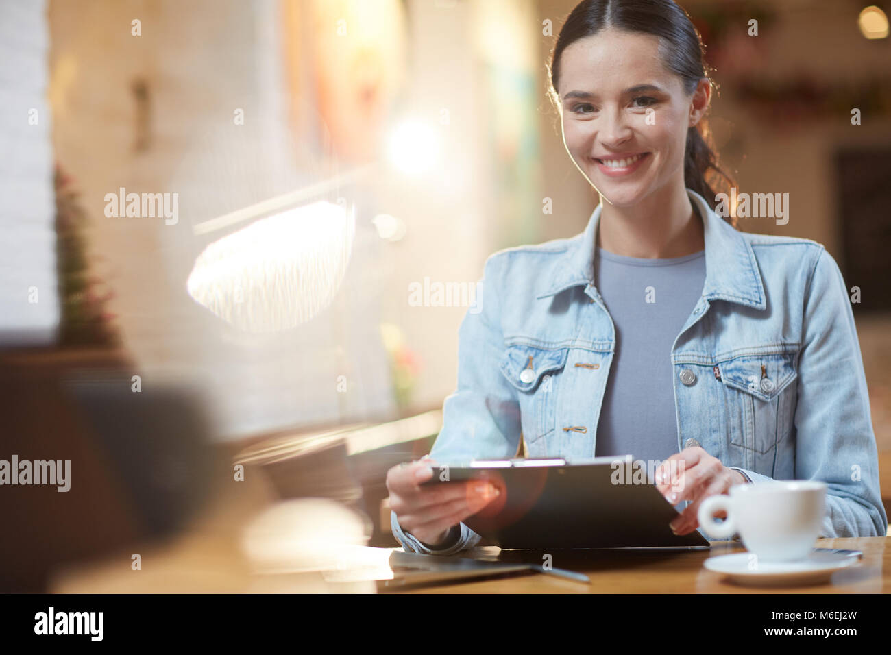 Glückliche Frau Stockfoto