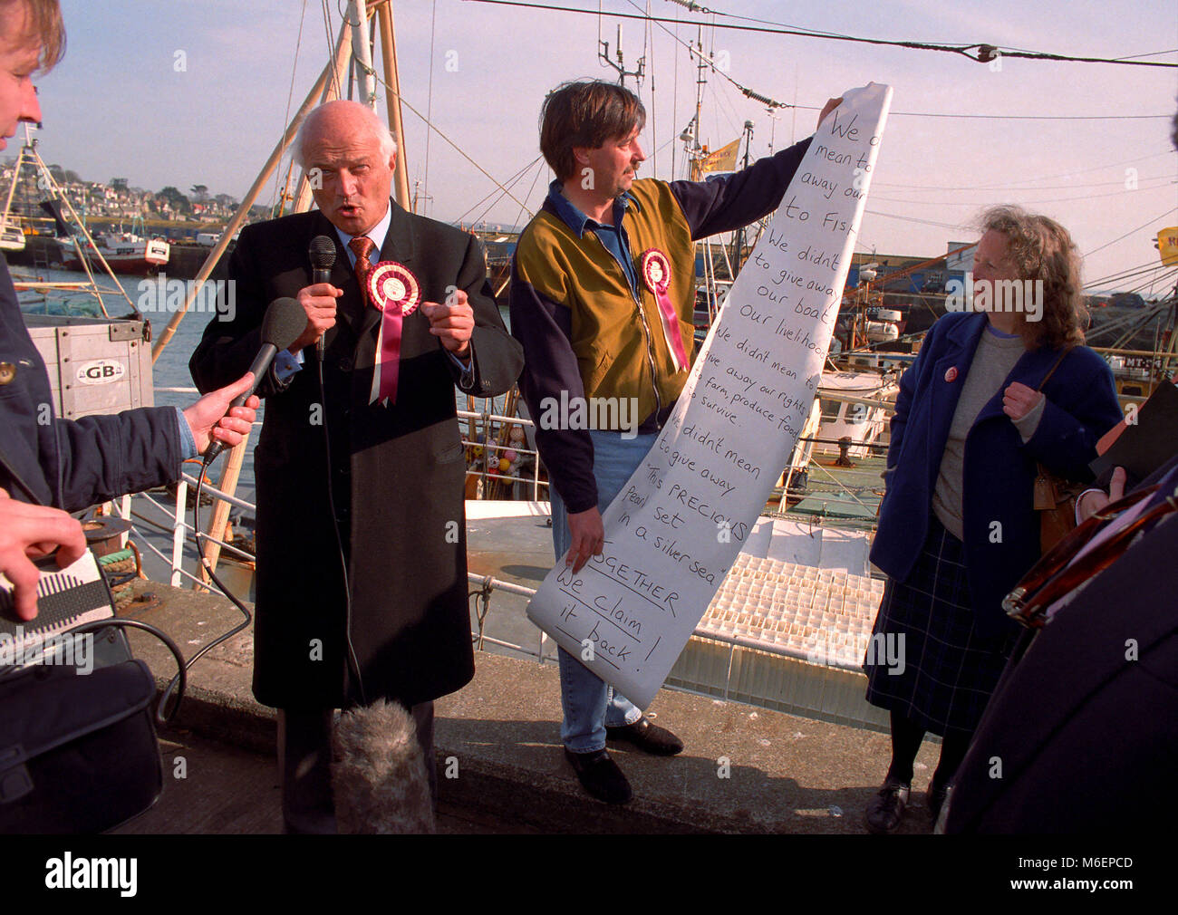 Referendum Party. Britischen Wahlen 1997 Sir James Goldsmith werbend in Penzance, Cornwall. FAST FILM VERWENDET, SO KANN KORN. Stockfoto