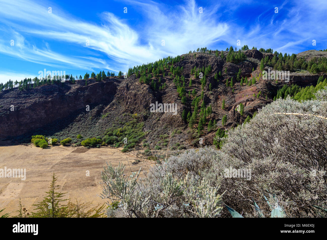 Vulkan Caldera in den Bergen von Gran Canaria. Stockfoto