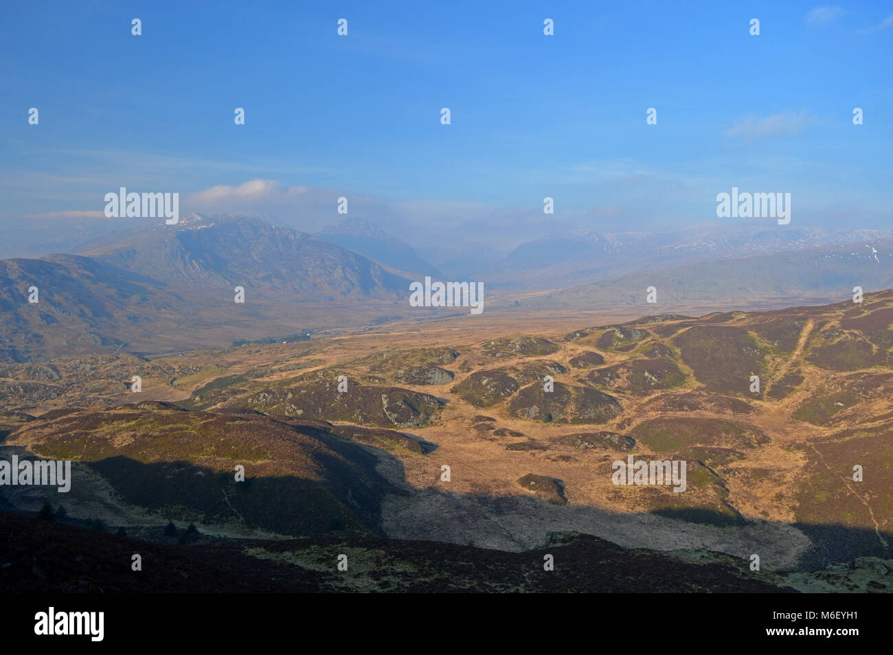 Gipfel des Crimpiau gegen Tryfan Stockfoto