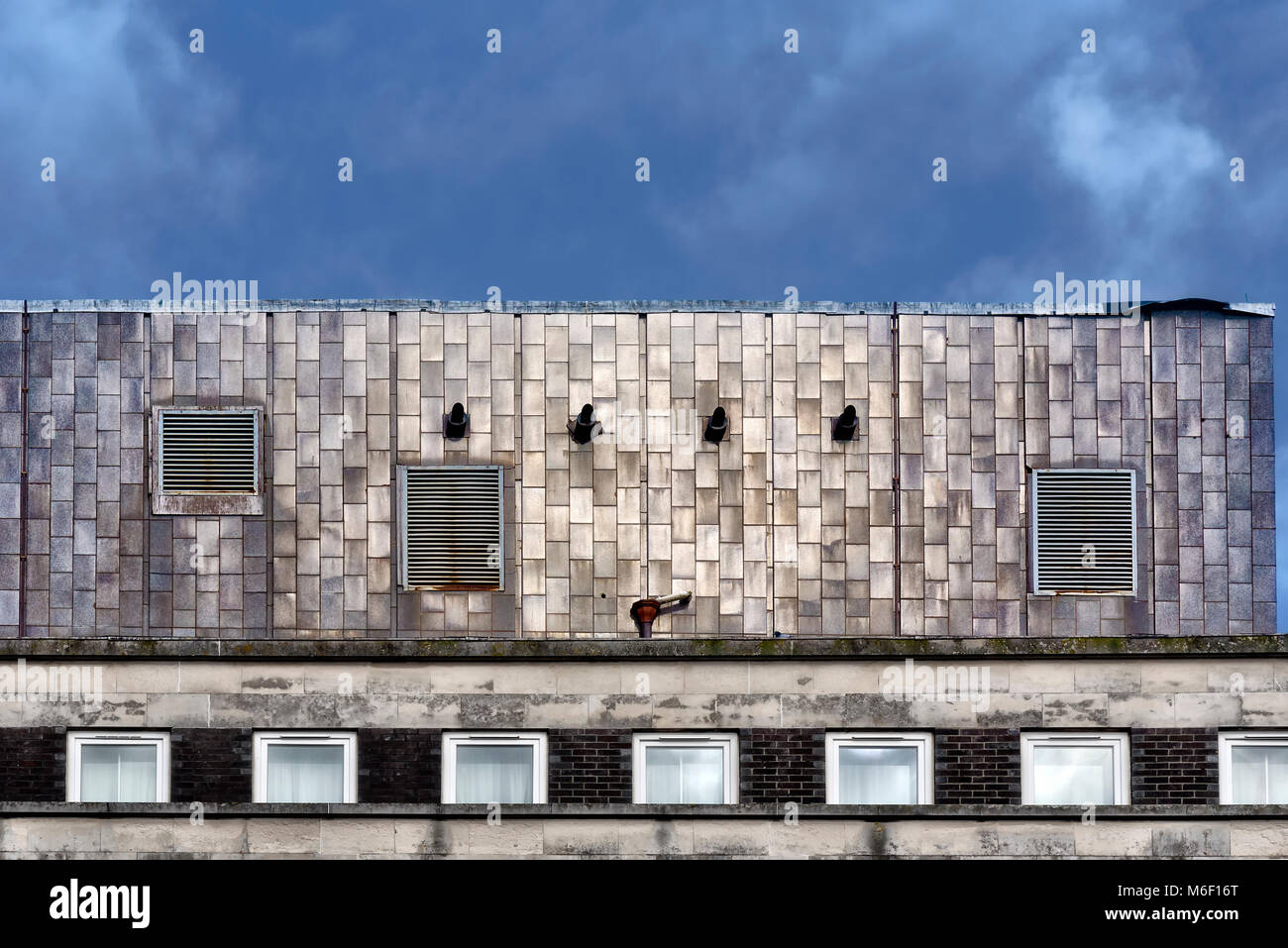 Metall Fliesen- Dach in Brighton Stockfoto