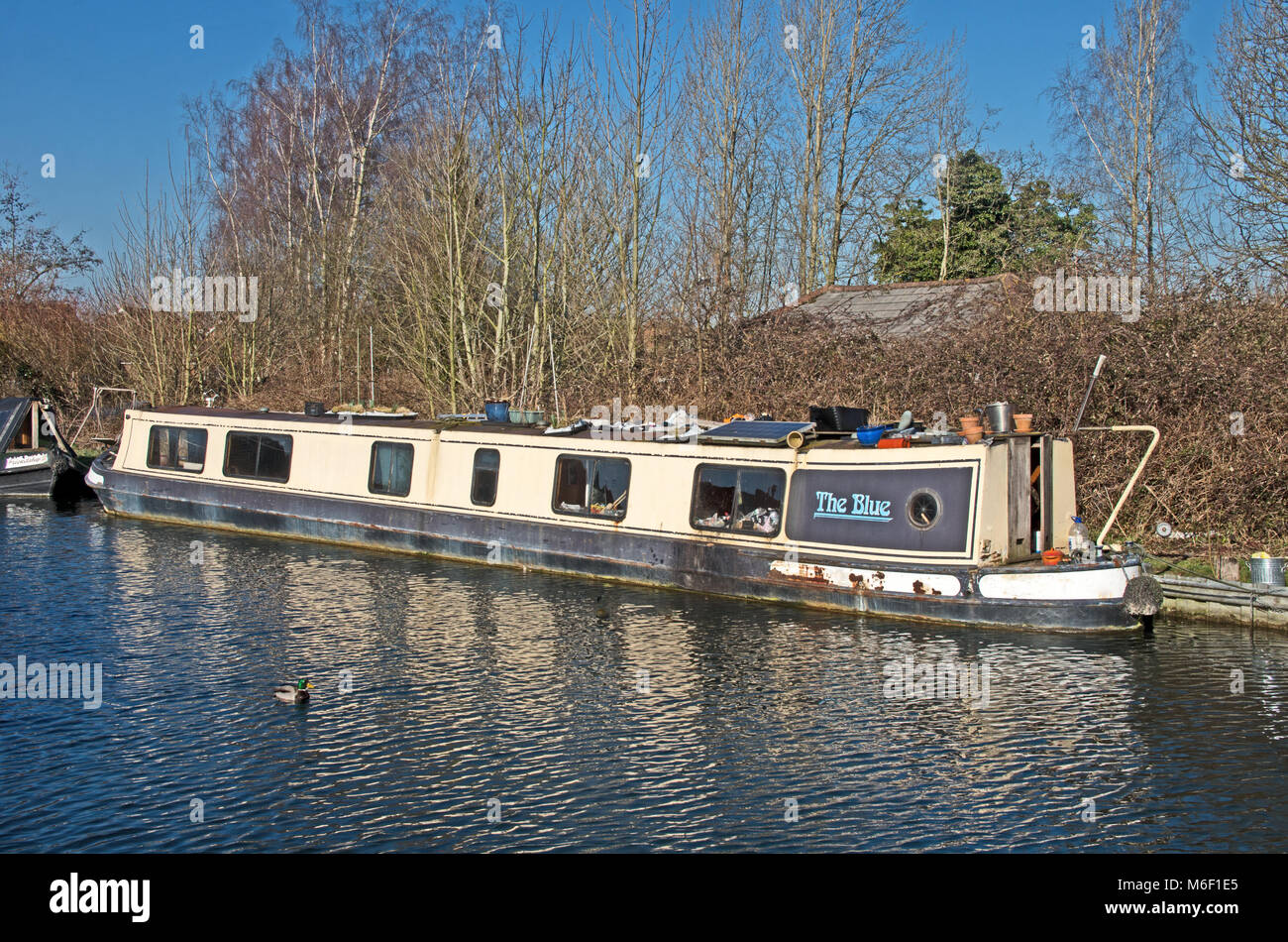 Aldermaston, Kennet and Avon Canal, Berkshire, England, schmale Boote, Anker Stockfoto