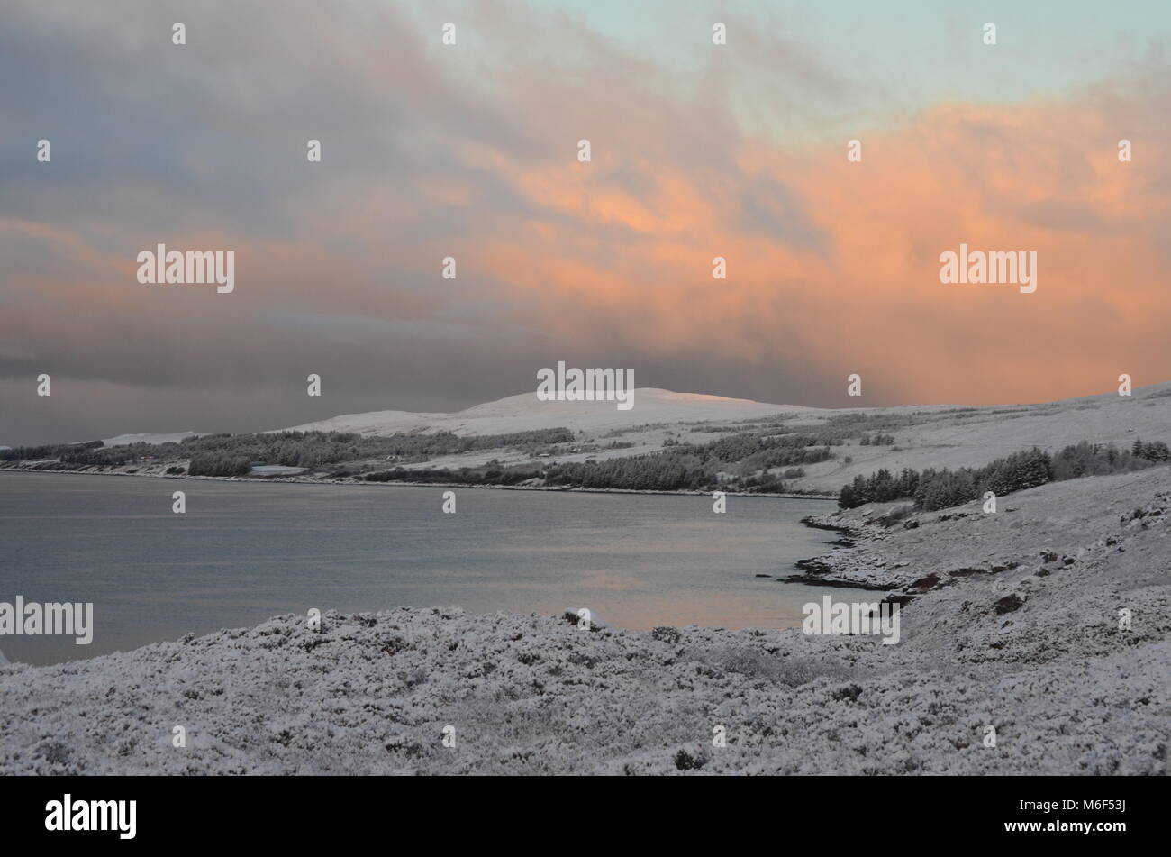 Snowy Day auf dem Fußweg von Scoraig zu Badrallach, Wester Ross, Scottish Highlands Stockfoto