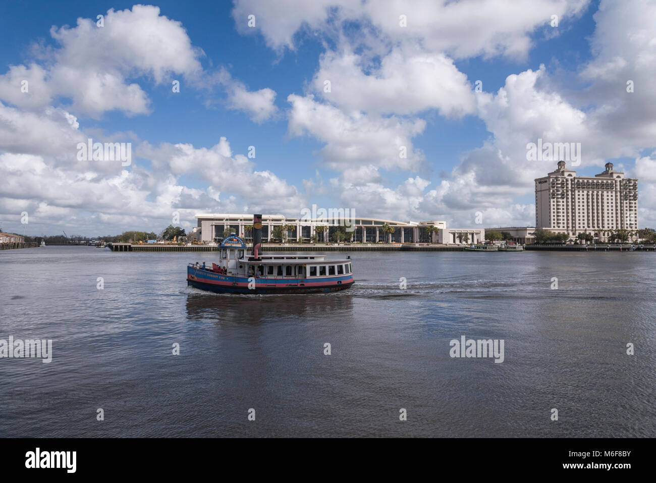 Savannah Belles Fähre ab River Street in Sanvannah Georgia USA gesehen Stockfoto