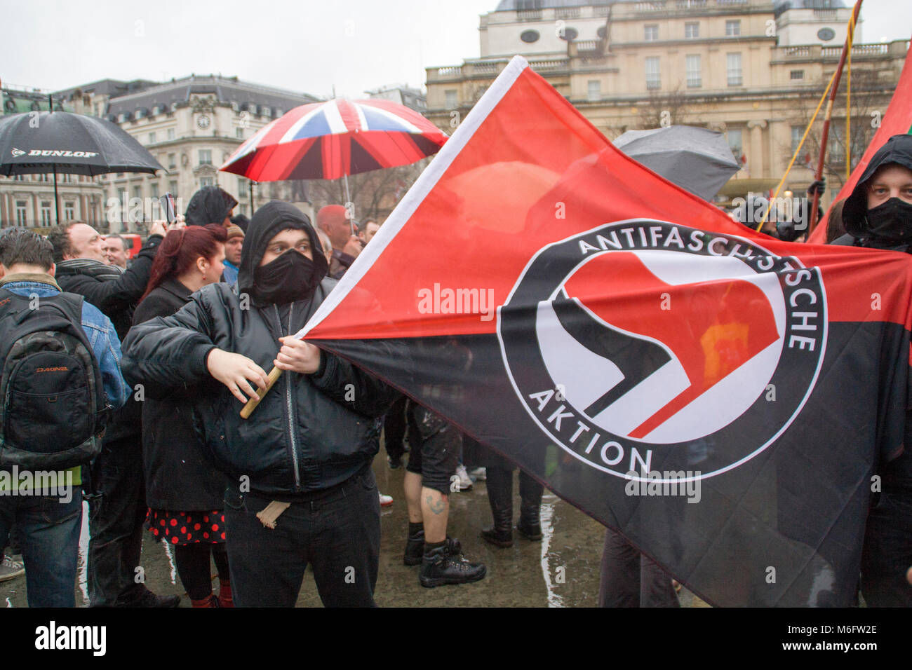 Die Menschen feiern den Tod von Margret Thatcher in Trafalgar Square. London, England, UK; Stockfoto