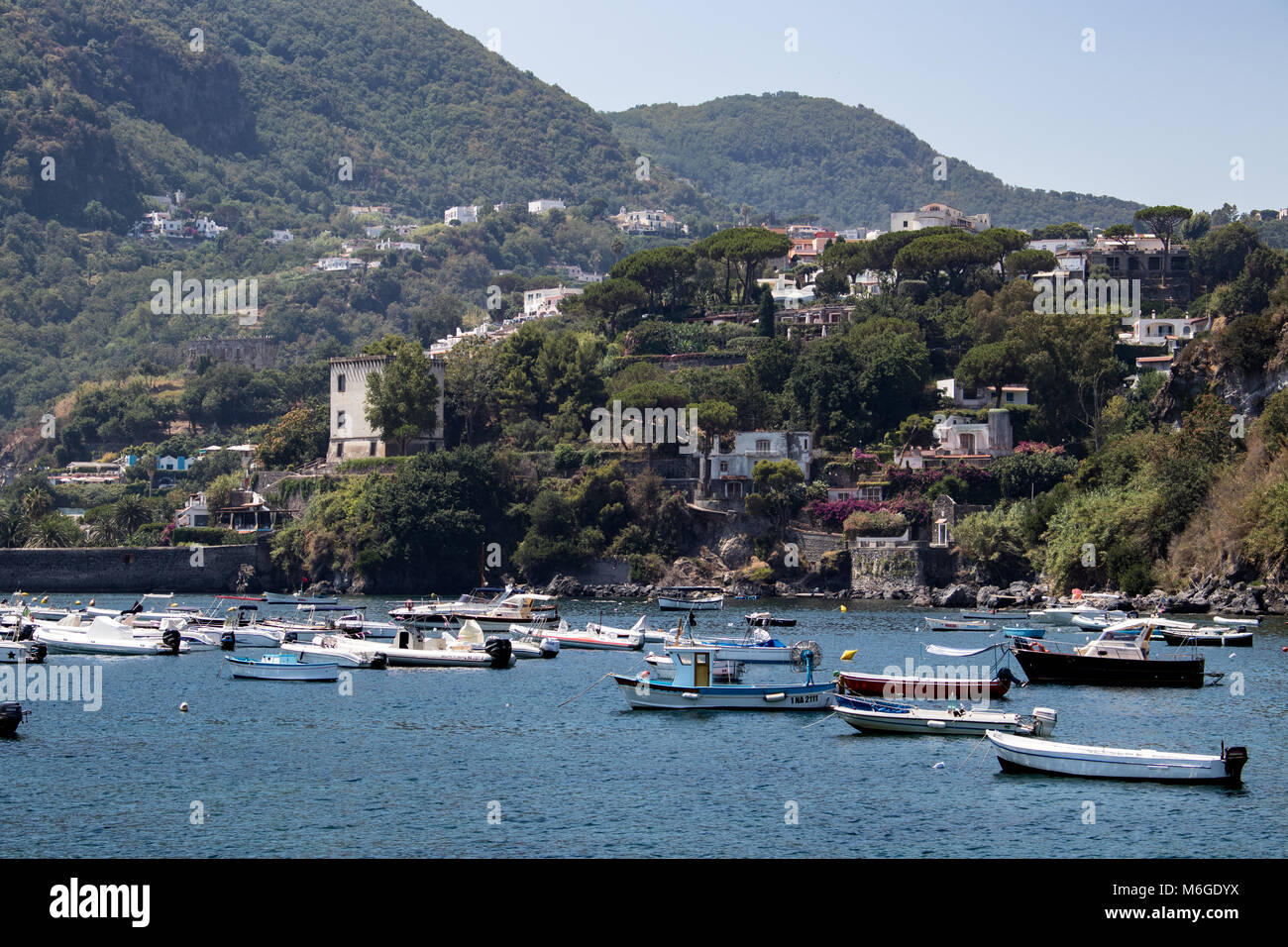 Boote auf dem See Italiens Stockfoto