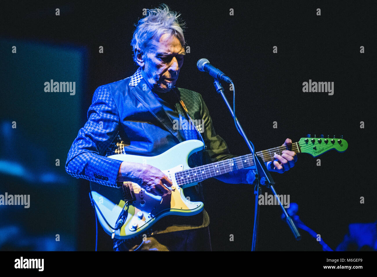 Turin, Italien. 03 Mär, 2018. Die Waliser Musiker, Komponist, Sänger, Songwriter und Produzent John Cale live auf der Bühne des Officine Grandi Riparazioni (OGR) in Turin, für seinen einzigen italienischen Konzert. Credit: Alessandro Bosio/Pacific Press/Alamy leben Nachrichten Stockfoto