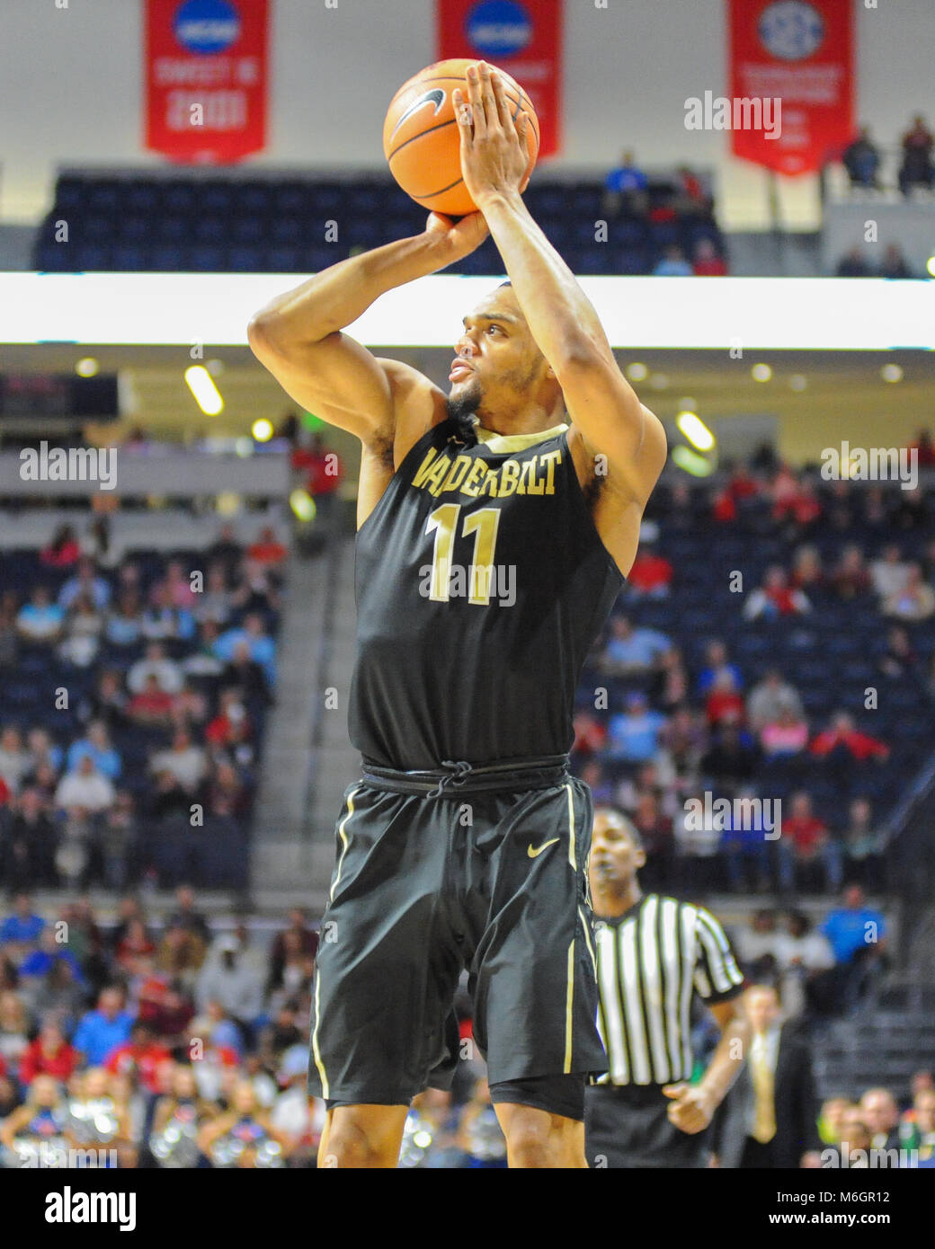 März 03, 2018; Oxford, MS, USA; Vanderbilt vorwärts, Jeff Roberson (11), geht der Sprungwurf. Die Vanderbilt Commodores besiegten die Ole Miss Rebels, 82-69, im Pavillon am Ole' Fräulein Kevin Lanlgey/CSM Credit: Cal Sport Media/Alamy leben Nachrichten Stockfoto