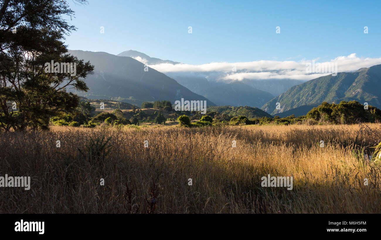 Sonnenaufgang auf dem Berge, Kaikoura, Südinsel, Neuseeland Stockfoto