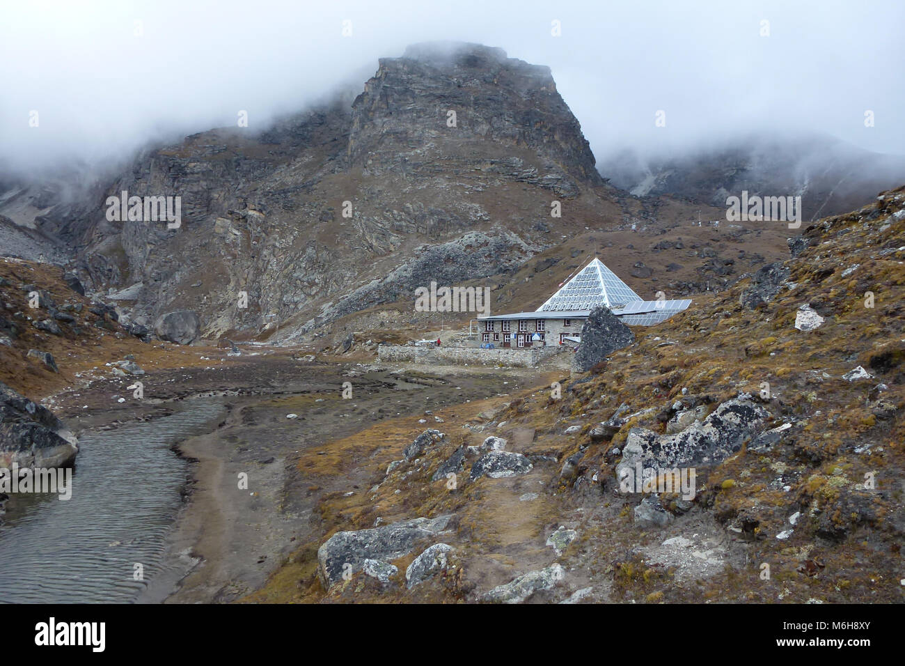 Ansicht des EVK 2 CNR-Labor, das "research center Italienische Pyramide", Lobuche, Everest Base Camp trek, Nepal Stockfoto