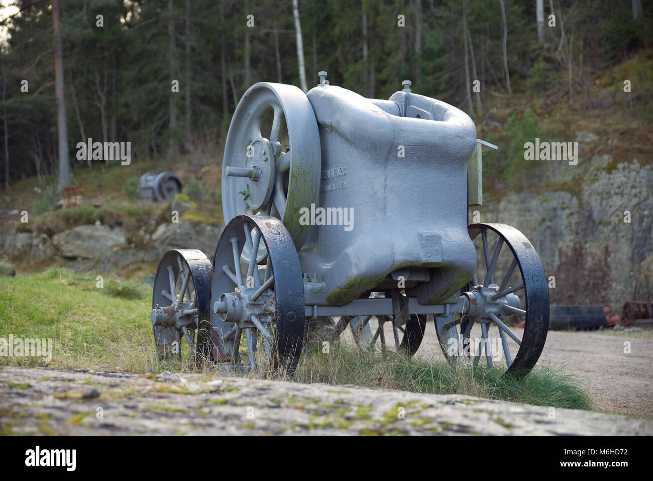 Eine alte tragbare Brecher auf das Bergbaumuseum in Norwegen von der Rückseite gesehen. Stockfoto