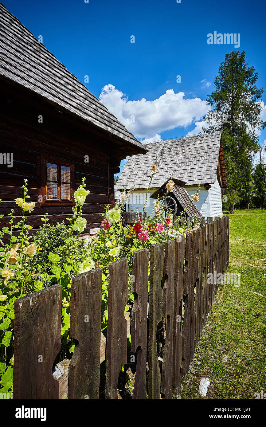 Pribylina, Slowakische Republik. 3. August 2017. Open-air Museum des liptauer Dorfes (Múzeum liptovskej dediny), Pribylina, Slowakische Republik. Stockfoto