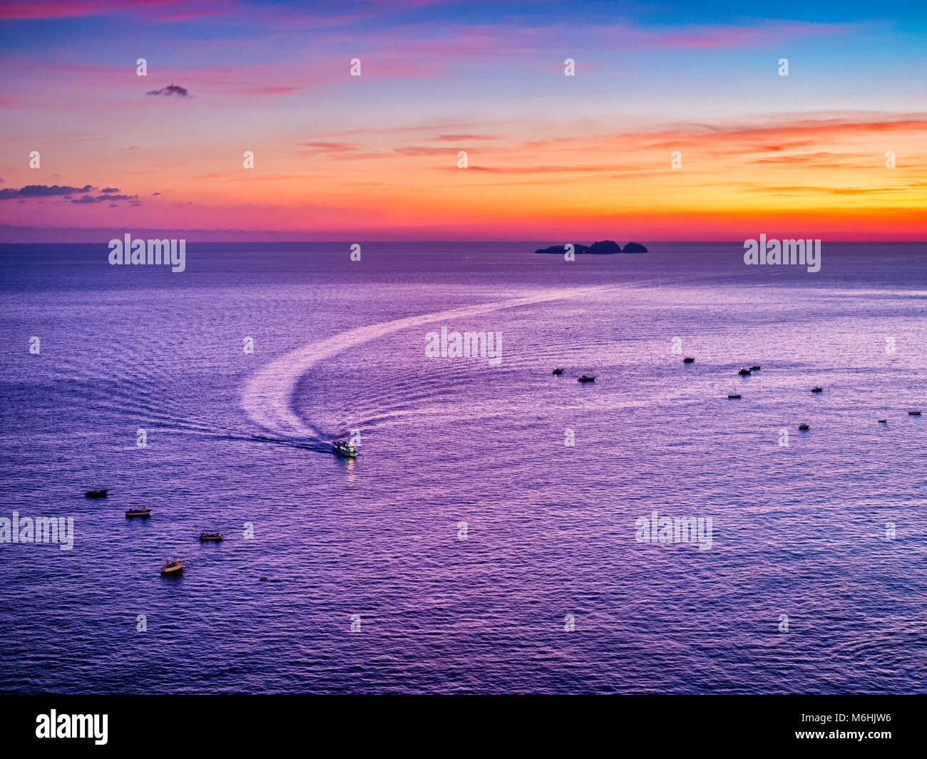 Blick auf das Mittelmeer von der Stadt Positano Amalfi Küste, Italien Stockfoto