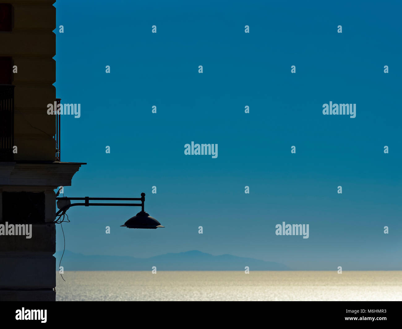 Blick auf das Mittelmeer von der Stadt Positano Amalfi Küste, Italien Stockfoto