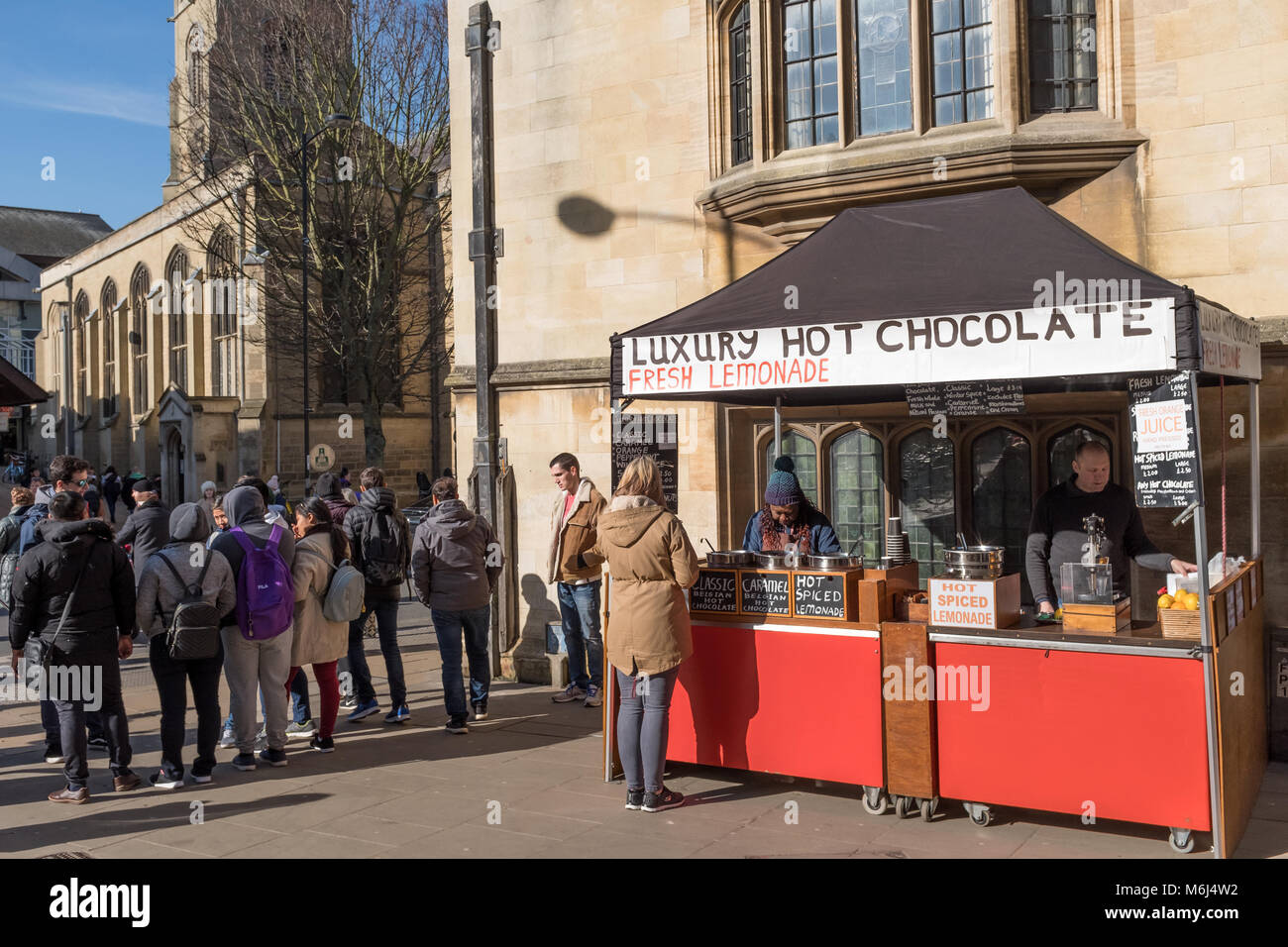 Heiße Schokolade Marktstand, Cambridge, Großbritannien Stockfoto