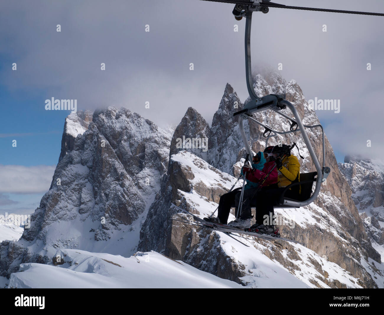 Sessellift in den italienischen Dolomiten Stockfoto