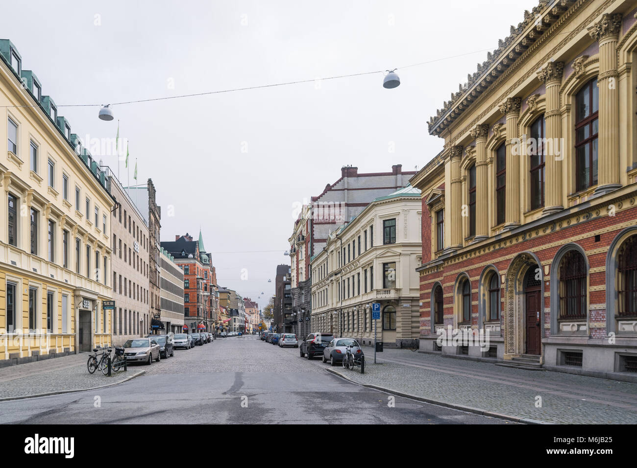Malmö, Schweden - 23. OKTOBER 2016: Verschiedene Arten von architektonischen Strukturen im Zentrum von Malmö, Schweden. Stockfoto