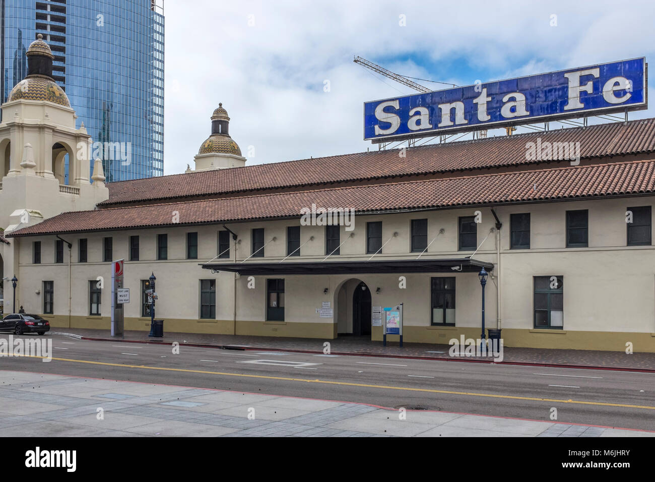 San Diego, Kalifornien, USA - Santa Fe Union Bahnhof für Züge. In der Spanischen Colonial Revival Stil eröffnet 1915. Innenstadt von San Diego. Stockfoto