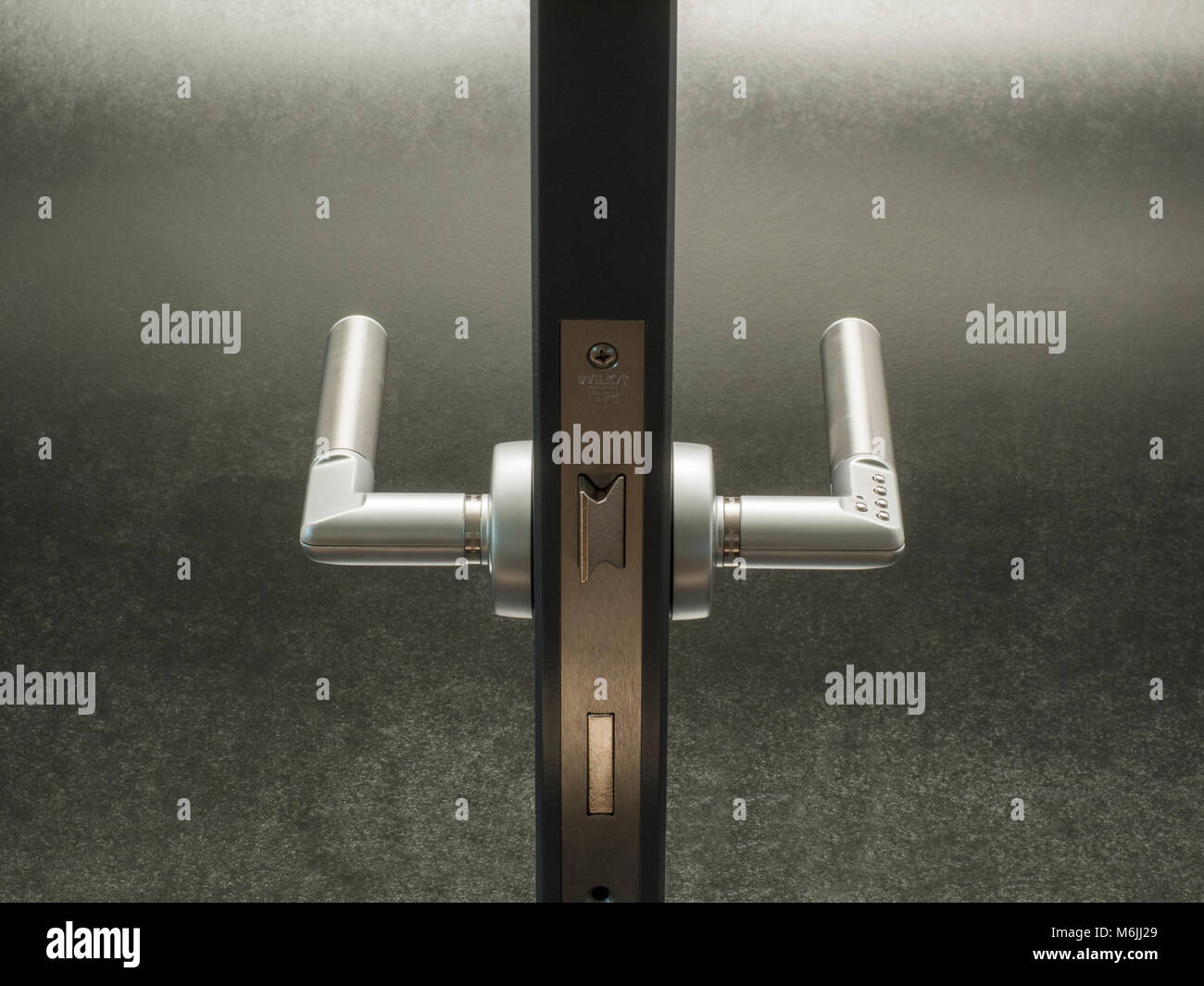 Türgriff mit digitalen Code zugreifen. Stockfoto