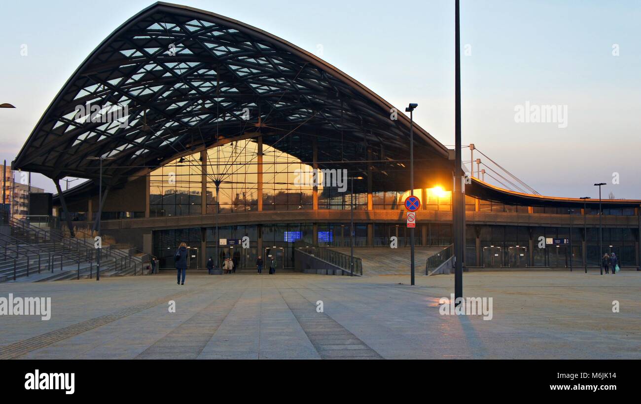 Bahnhof "Lodz Fabryczna". Lodz, Polen, Sonntag, März 4, 2018, modern. Stockfoto