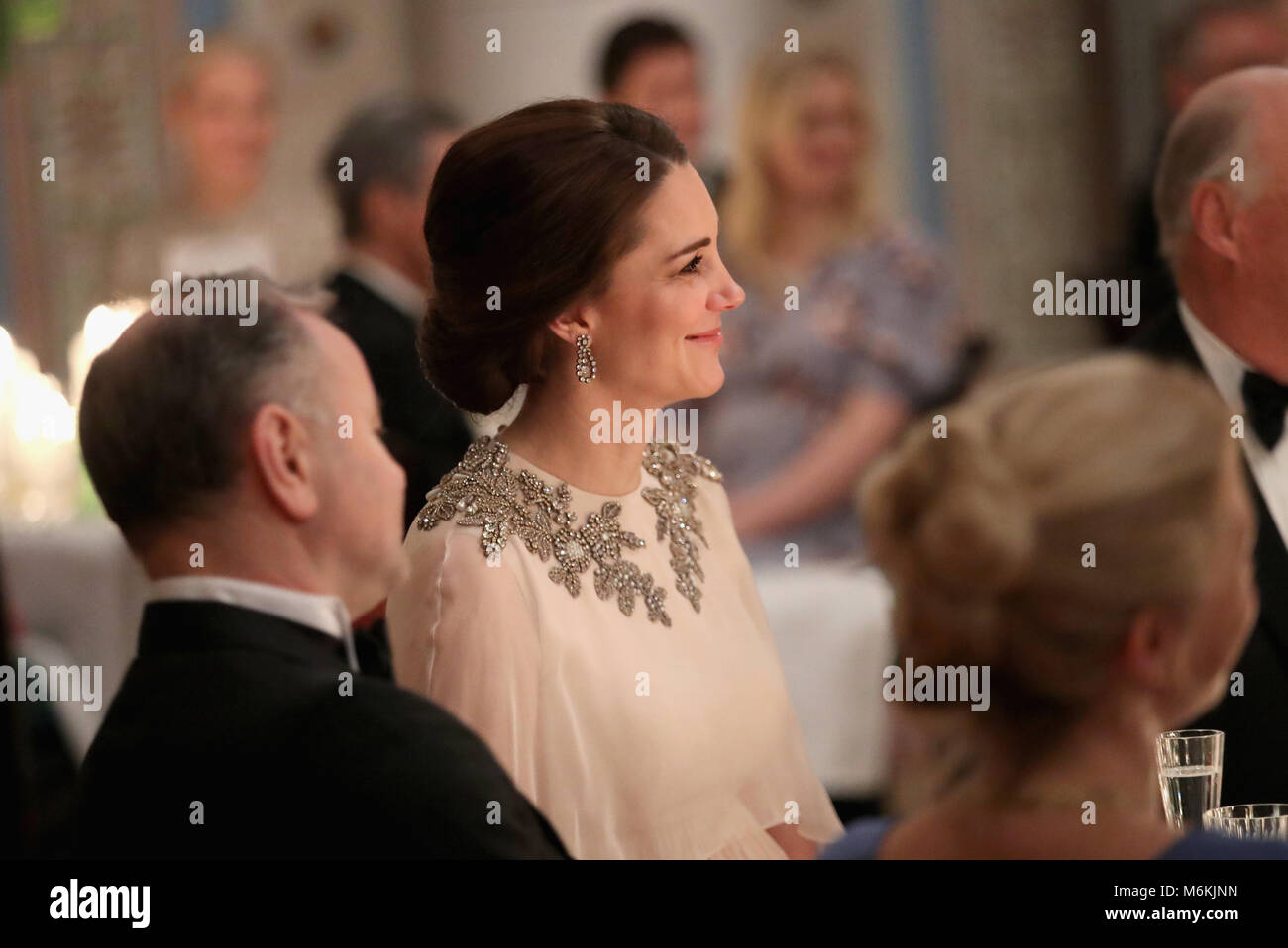 Der Herzog und die Herzogin von Cambridge besuchen Sie ein Abendessen im Königlichen Palast in Oslo. Prinz William und König Harald machten beide Reden an der Veranstaltung. Mit: Catherine Herzogin von Cambridge, Catherine Middleton, Kate Middleton Wo: Oslo, Großbritannien Wann: 01. Februar 2018 Credit: John rainford/WENN.com Stockfoto