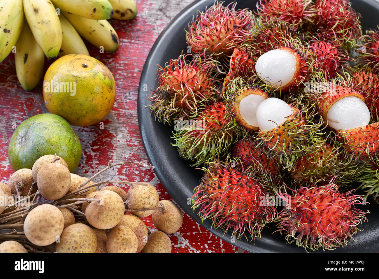 Bunte, exotische Früchte Stockfoto