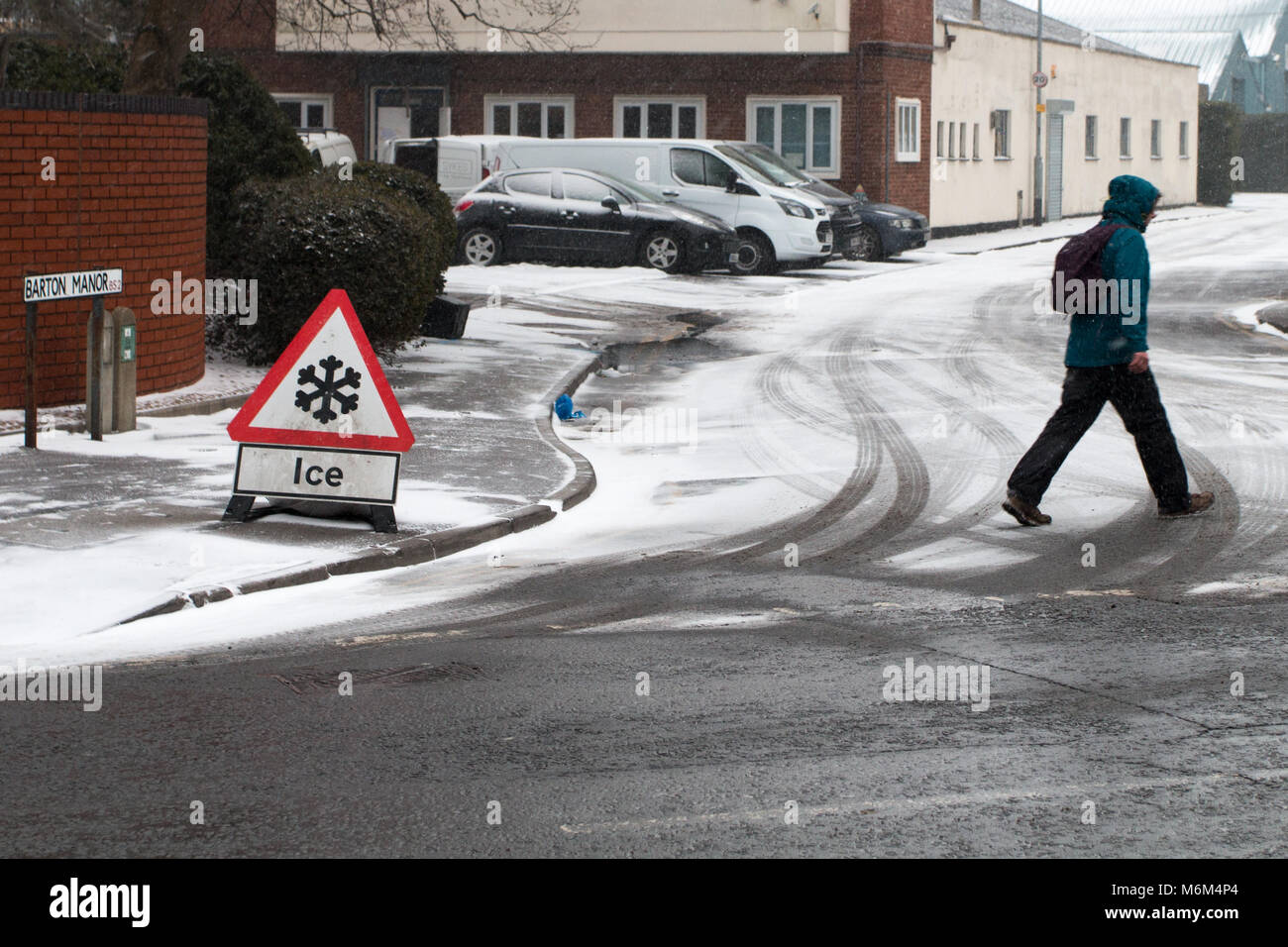 Wetter: Gefährliche Bedingungen. Kälte, Eis, Schnee Stockfoto